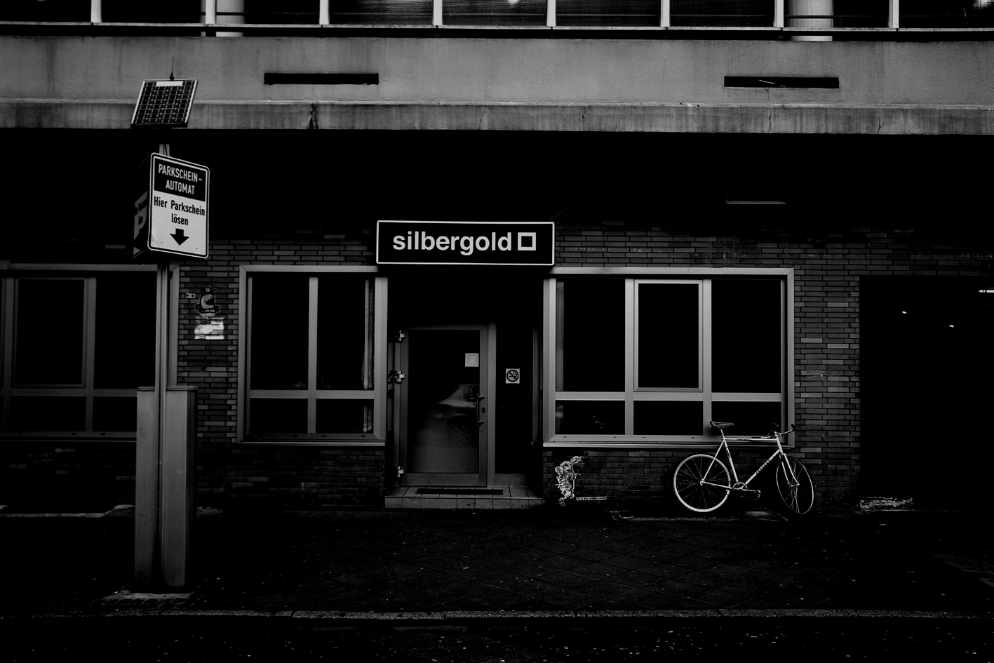 Innenausbau: Silbergold- Club Innenausbau: Silbergold- Club